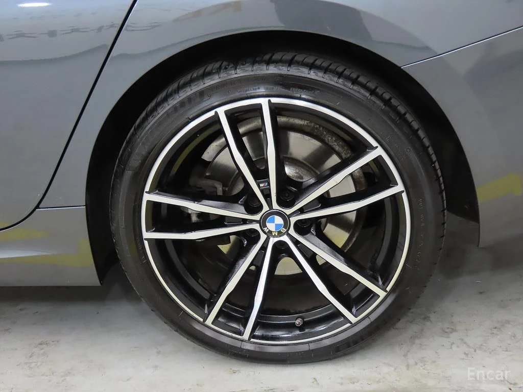 BMW 330 E* HYBRID* M* SPORT* 360КАМЕРА* LANE* ASSIST* , снимка 5 - Автомобили и джипове - 54510577