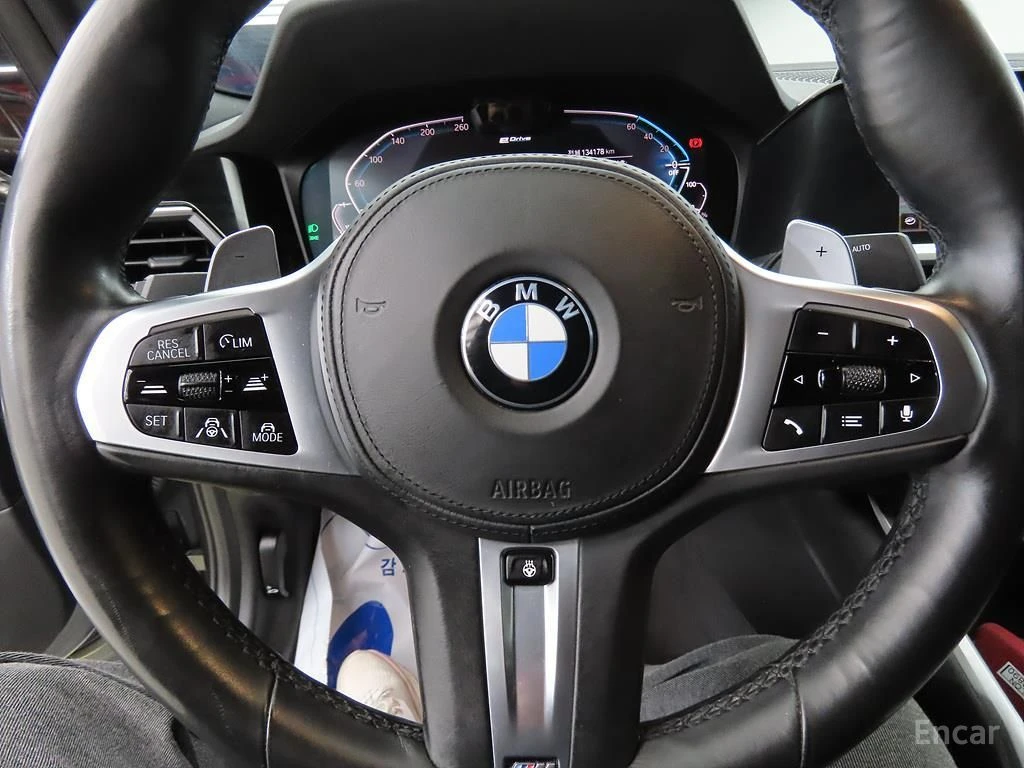 BMW 330 E* HYBRID* M* SPORT* 360КАМЕРА* LANE* ASSIST* , снимка 8 - Автомобили и джипове - 54510577