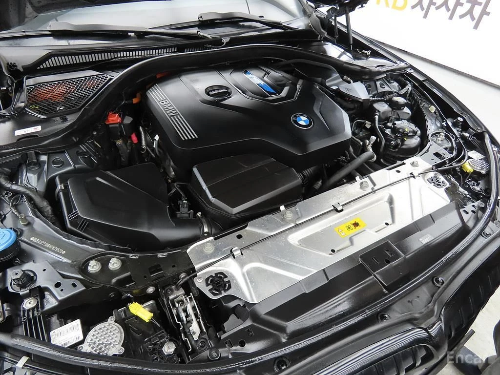 BMW 330 E* HYBRID* M* SPORT* 360КАМЕРА* LANE* ASSIST* , снимка 16 - Автомобили и джипове - 54510577