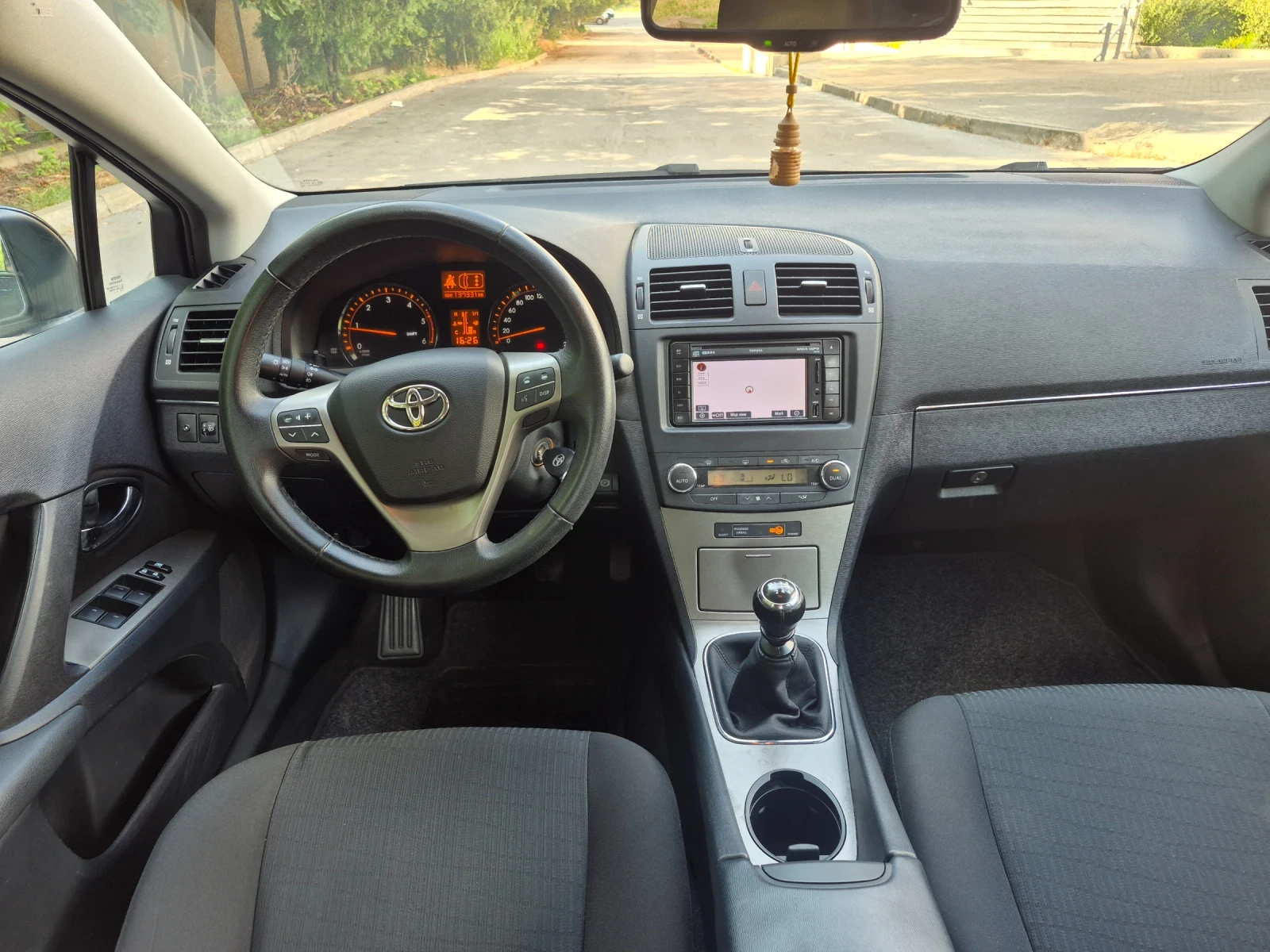 Toyota Avensis 2.0  /126 кс .137000 км  НАВИГАЦИЯ , снимка 7 - Автомобили и джипове - 55178015