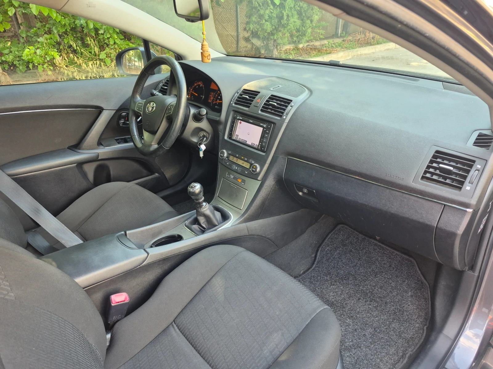 Toyota Avensis 2.0  /126 кс .137000 км  НАВИГАЦИЯ , снимка 9 - Автомобили и джипове - 55178015