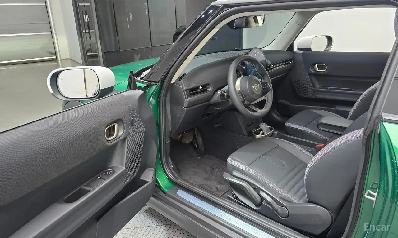 Mini Cooper * Classic * АВТОКРЕДИТ БЕЗ ПЪРВОНАЧАЛНА ВНОСКА* , снимка 10 - Автомобили и джипове - 55970696