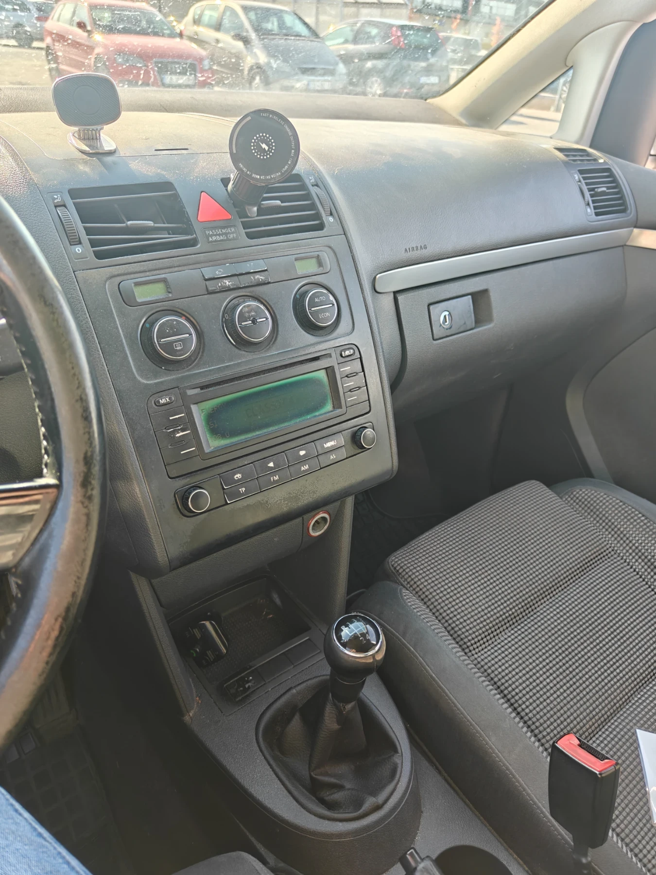 VW Touran, снимка 8 - Автомобили и джипове - 56468641