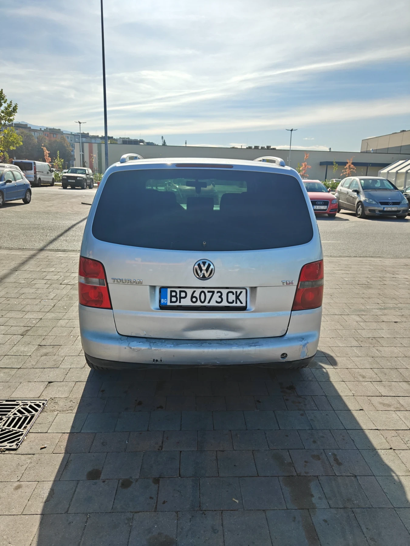 VW Touran, снимка 4 - Автомобили и джипове - 56468641