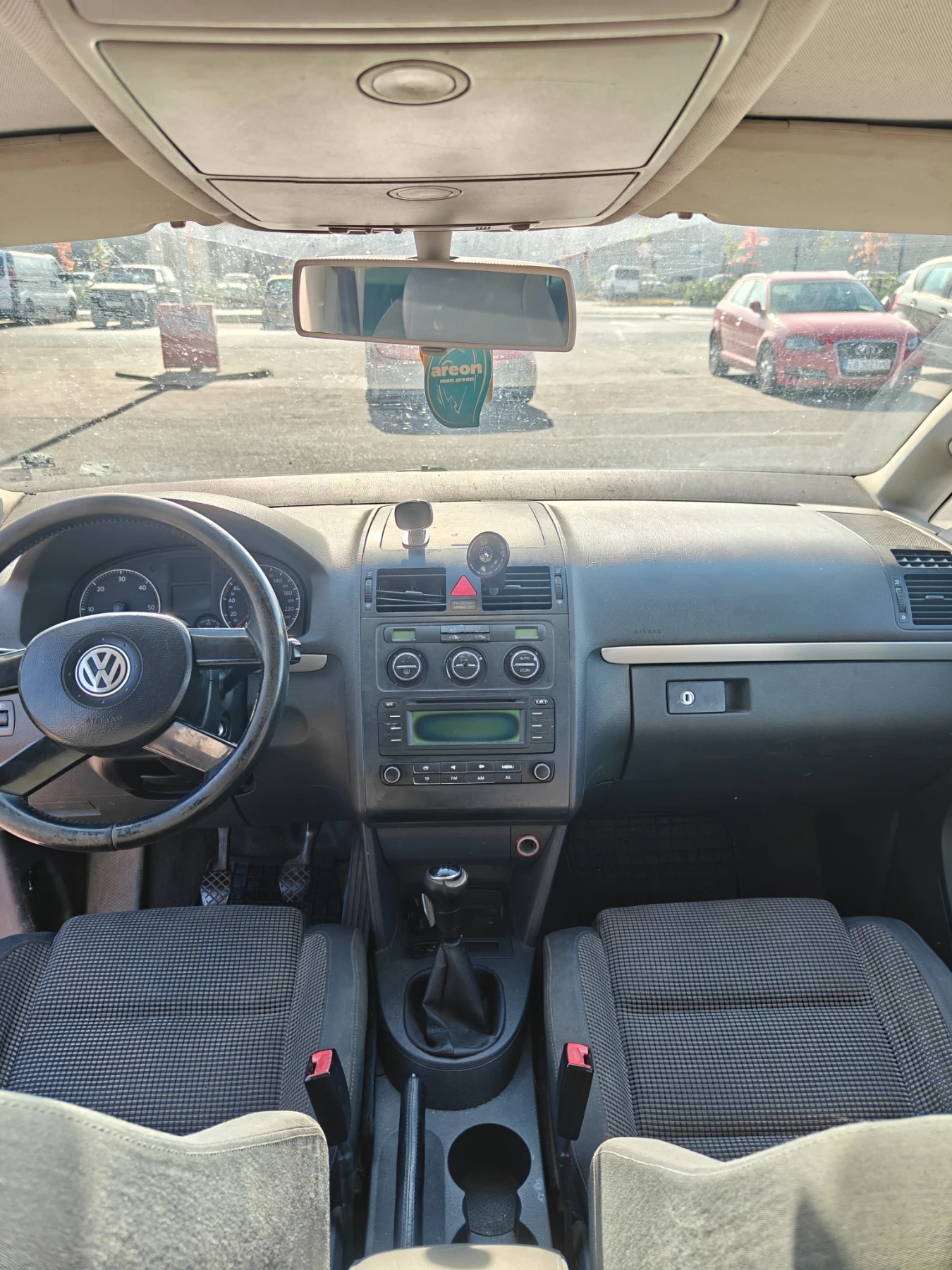 VW Touran, снимка 6 - Автомобили и джипове - 56468641