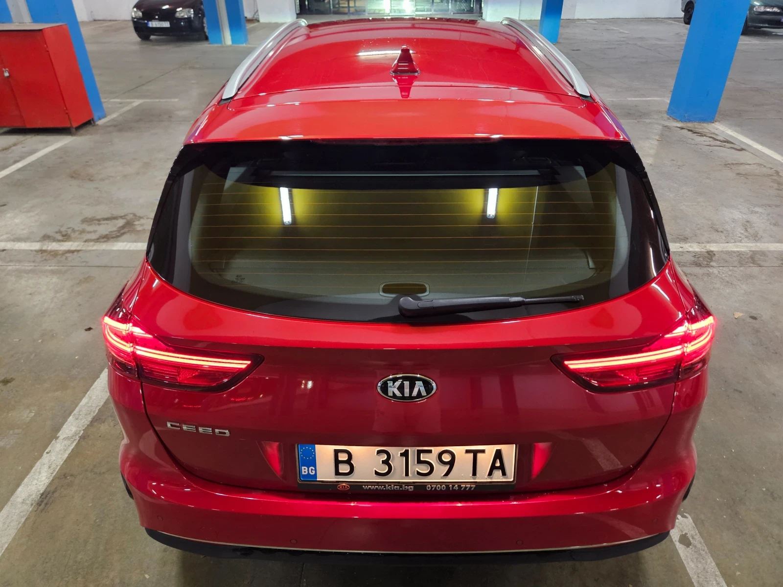 Kia Ceed SW 1.4GDI/140hp/7DCT, снимка 8 - Автомобили и джипове - 56721124