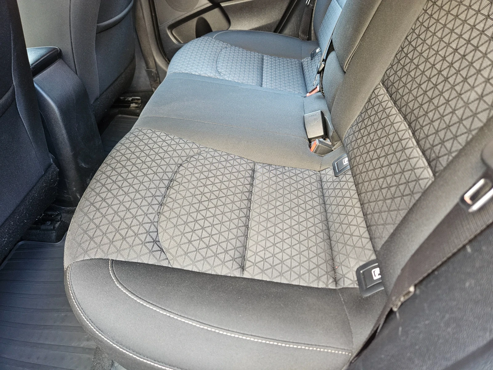 Kia Ceed SW 1.4GDI/140hp/7DCT, снимка 13 - Автомобили и джипове - 56721124
