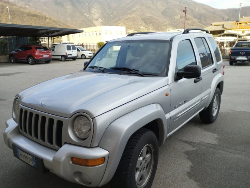 Jeep Cherokee Уникат, снимка 1 - Автомобили и джипове - 49609935