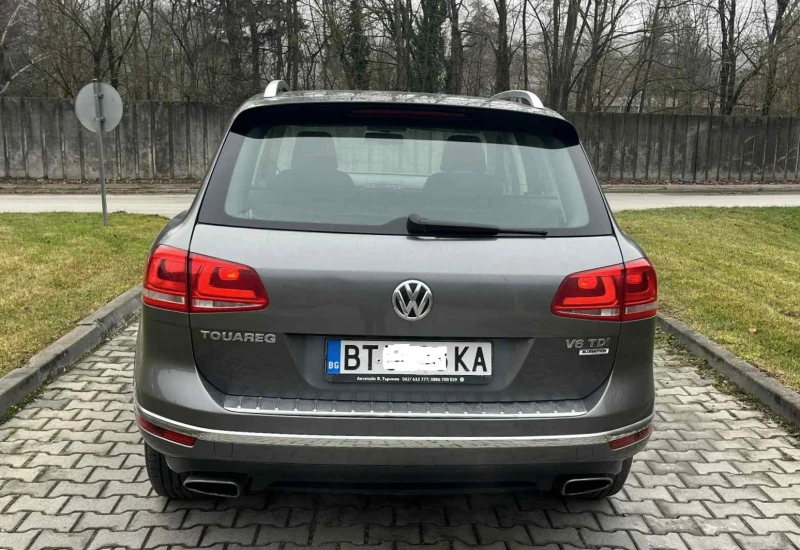 VW Touareg, снимка 2 - Автомобили и джипове - 52645490