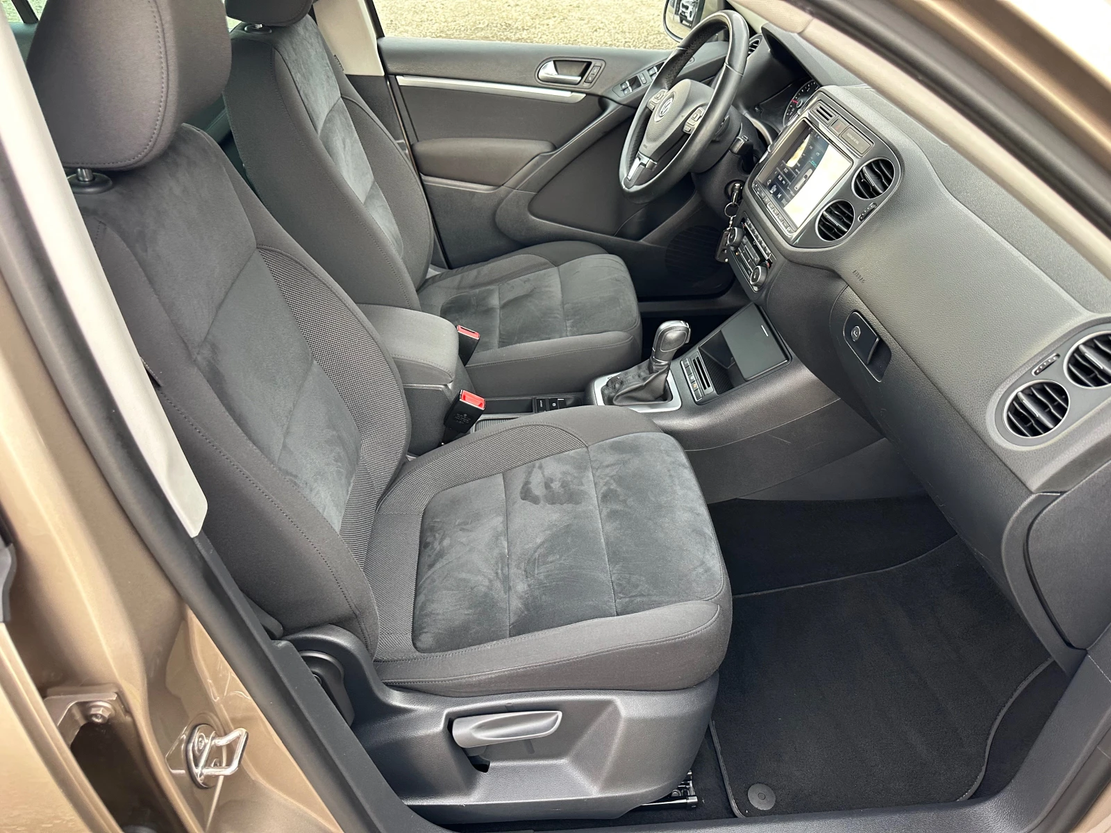 VW Tiguan 2.0TDI* 4MOTION* TOP* LED* AVTOMAT - изображение 10