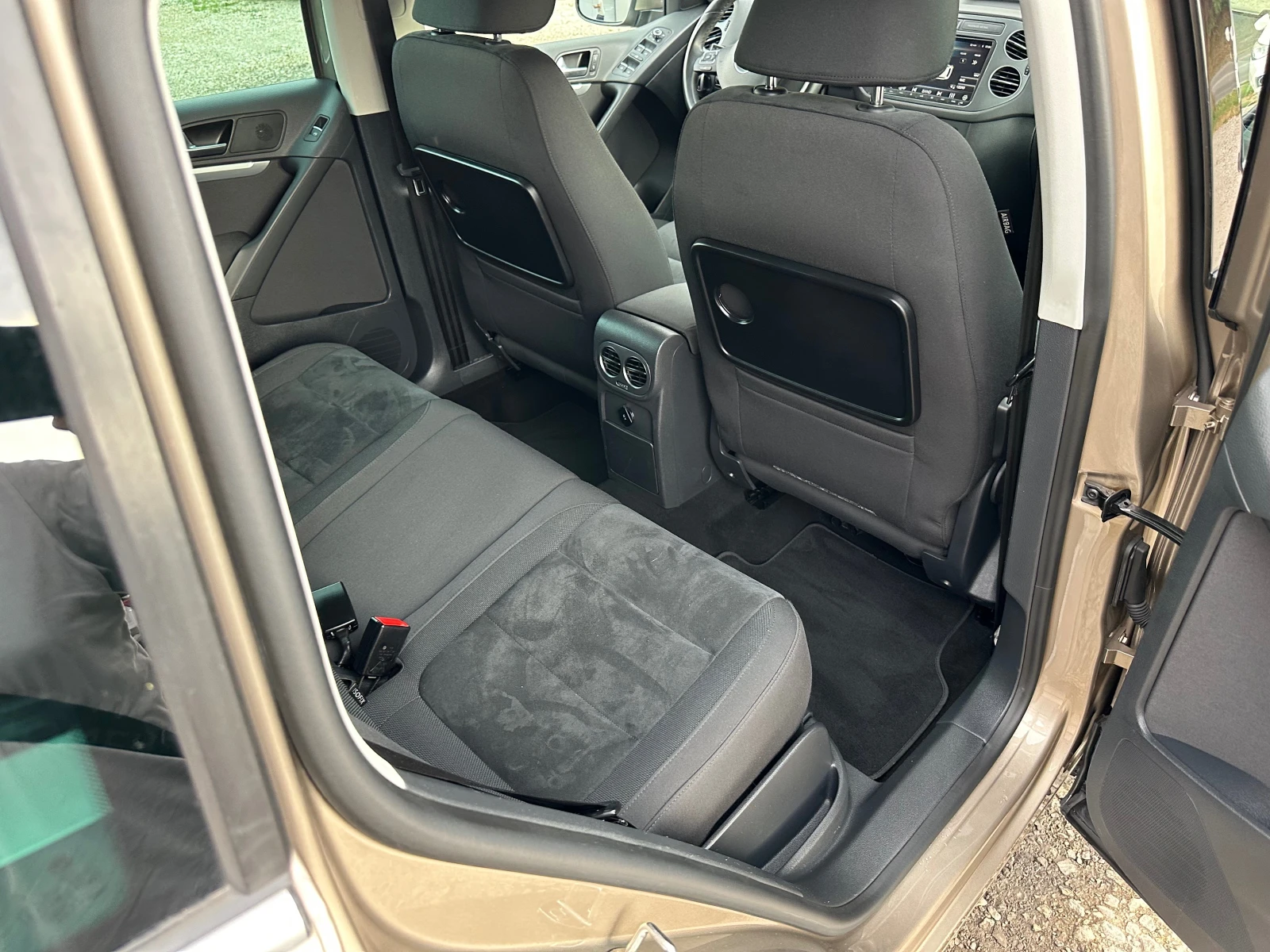 VW Tiguan 2.0TDI* 4MOTION* TOP* LED* AVTOMAT - изображение 8