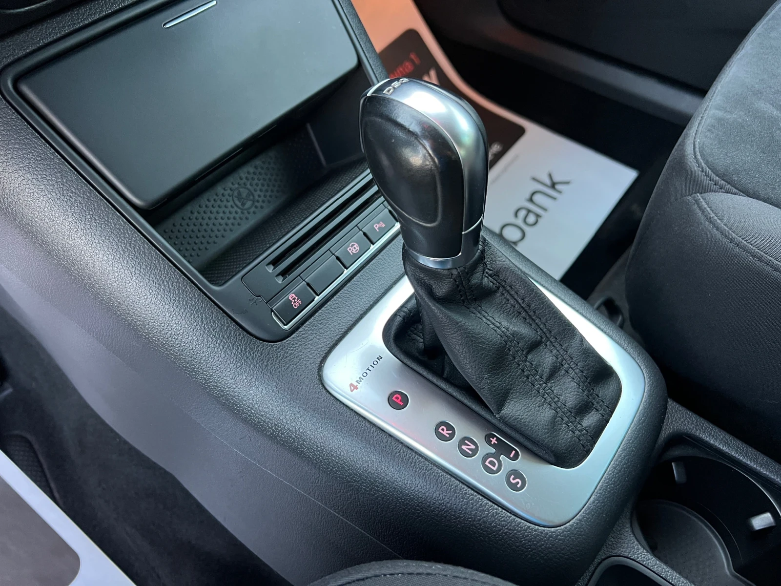 VW Tiguan 2.0TDI-140к.с 4Motion/DSG/ Подгреви/ Парктроник, снимка 15 - Автомобили и джипове - 55694917