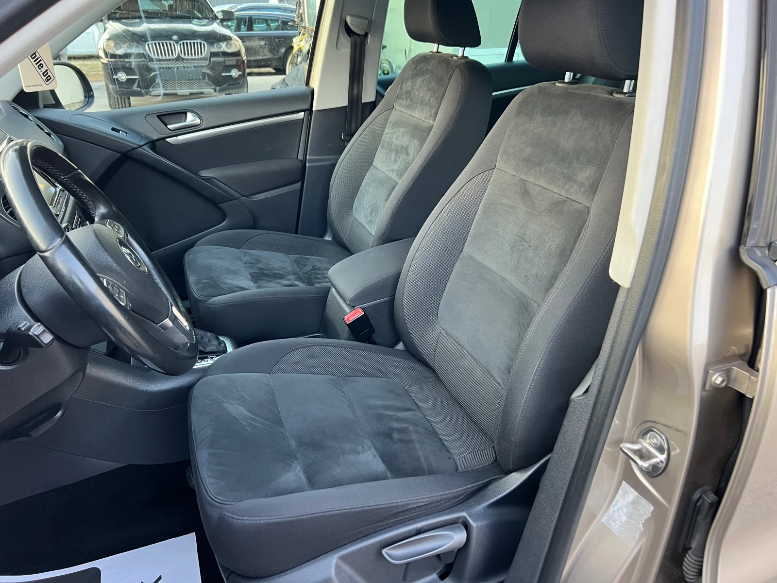VW Tiguan 2.0TDI-140к.с 4Motion/DSG/ Подгреви/ Парктроник, снимка 10 - Автомобили и джипове - 55694917