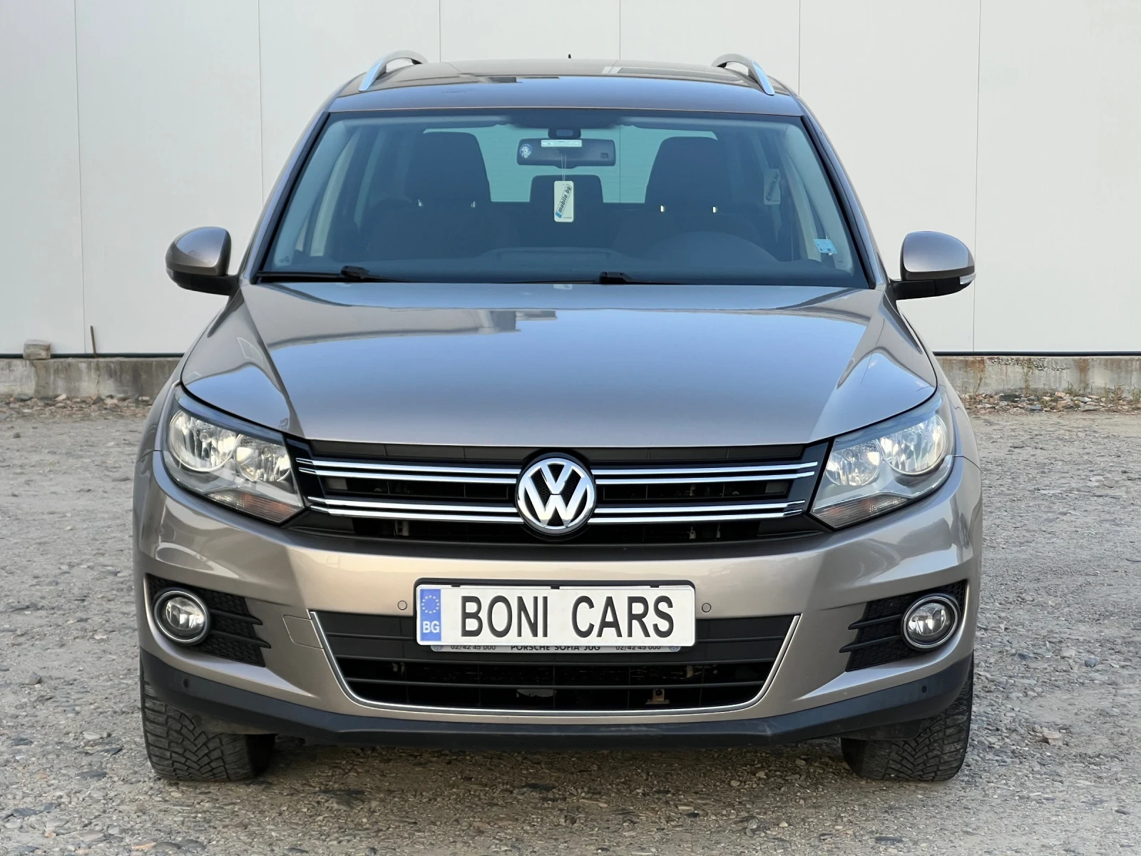 VW Tiguan 2.0TDI-140к.с 4Motion/DSG/ Подгреви/ Парктроник, снимка 2 - Автомобили и джипове - 55694917