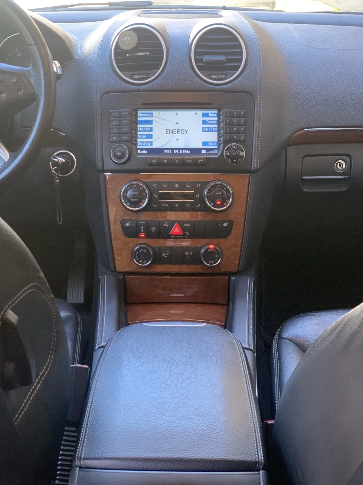 Mercedes-Benz GL 320, снимка 9 - Автомобили и джипове - 56645852