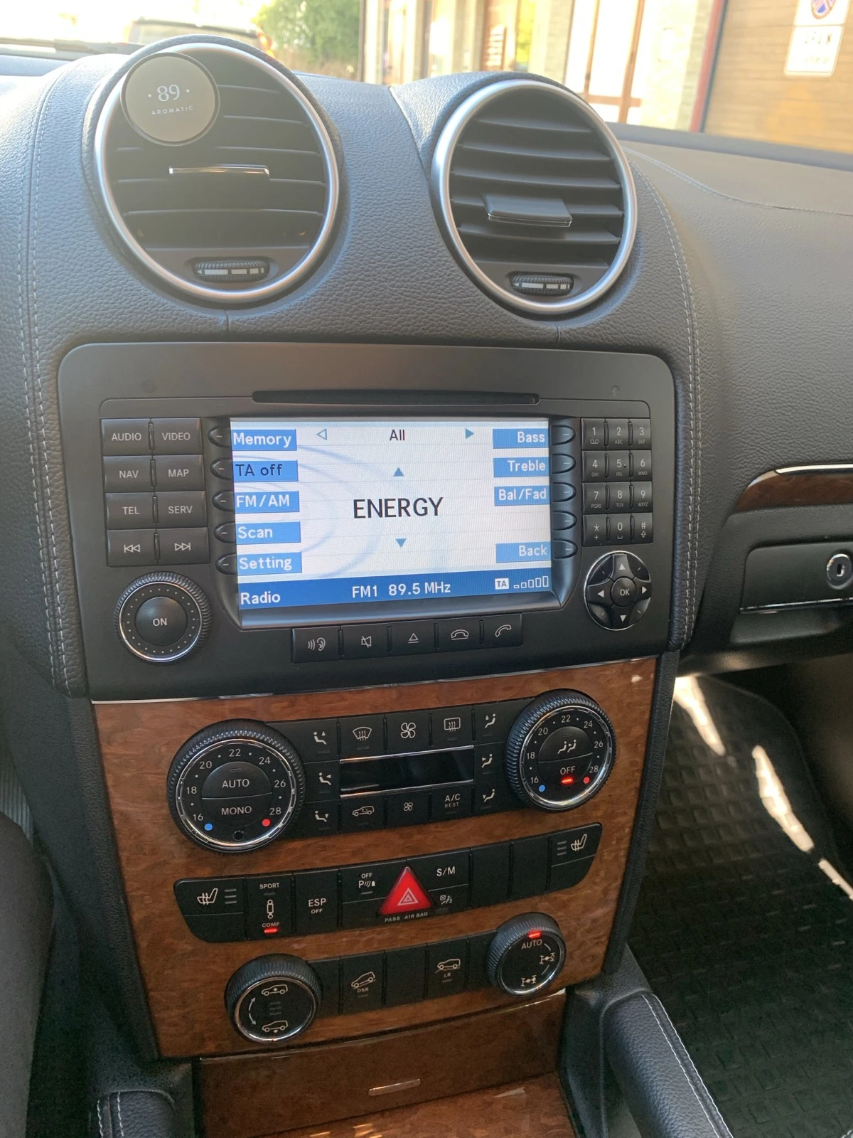 Mercedes-Benz GL 320, снимка 10 - Автомобили и джипове - 56645852