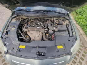 Toyota Avensis 2.0i Gas, снимка 11 - Автомобили и джипове - 42622431