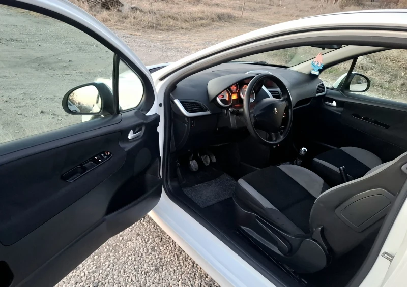 Peugeot 207 1.4 HDI, снимка 7 - Автомобили и джипове - 47909750