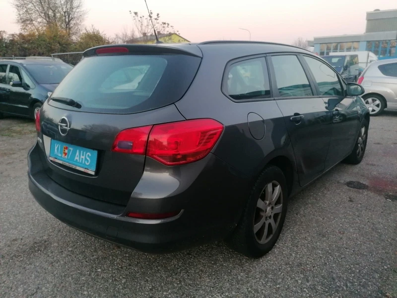 Opel Astra 1.4i , снимка 4 - Автомобили и джипове - 48171781