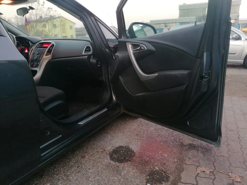 Opel Astra 1.4i , снимка 10 - Автомобили и джипове - 48171781