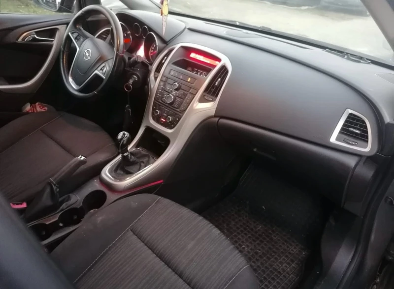 Opel Astra 1.4i , снимка 11 - Автомобили и джипове - 48171781