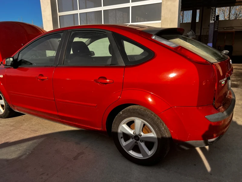 Ford Focus 1.8i, снимка 5 - Автомобили и джипове - 48401693