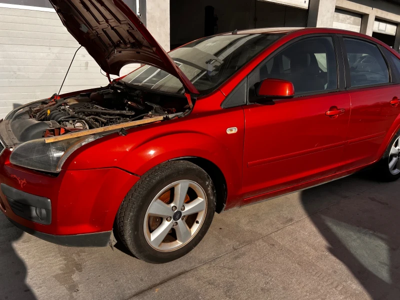 Ford Focus 1.8i, снимка 6 - Автомобили и джипове - 48401693