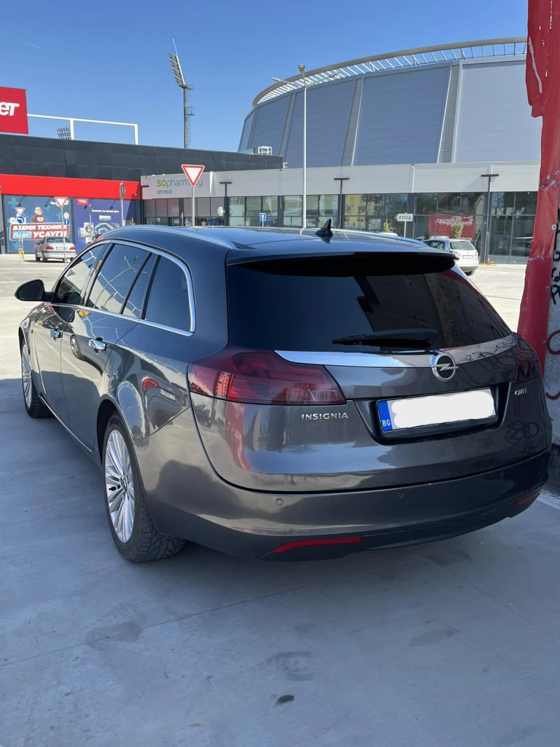 Opel Insignia, снимка 5 - Автомобили и джипове - 49586827