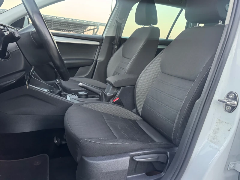 Skoda Octavia 1.6TDI ИТАЛИЯ, снимка 9 - Автомобили и джипове - 52806412