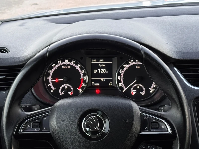 Skoda Octavia 1.6TDI ИТАЛИЯ, снимка 13 - Автомобили и джипове - 52806412