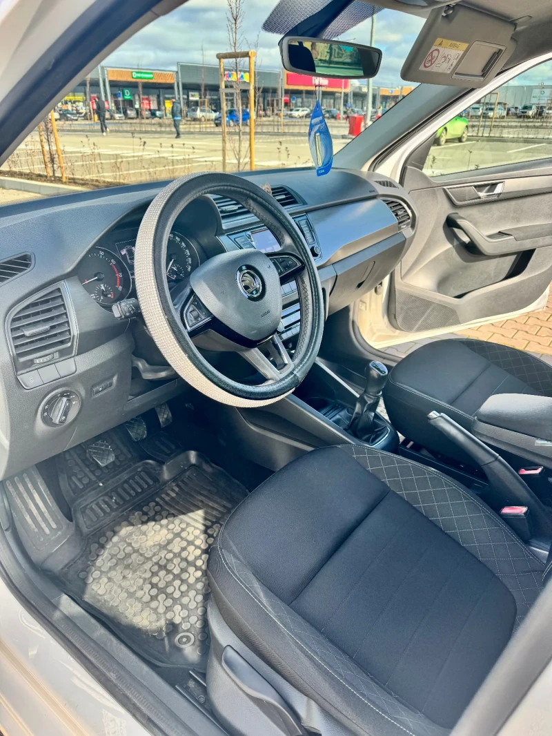 Skoda Fabia Style 1.0 TSI Бензин III (NJ3) Каско Регистрация, снимка 14 - Автомобили и джипове - 53131590