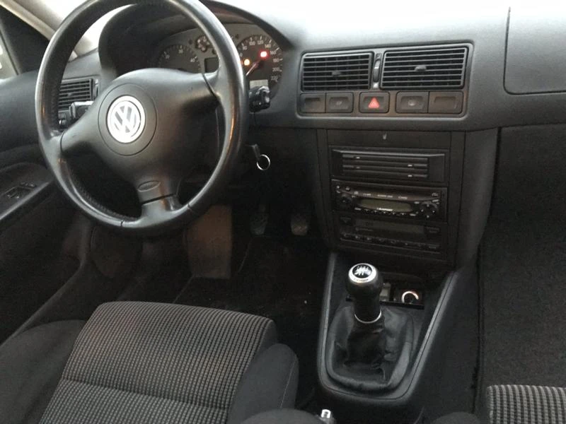 VW Golf 1.9 4x4, снимка 5 - Автомобили и джипове - 36968449