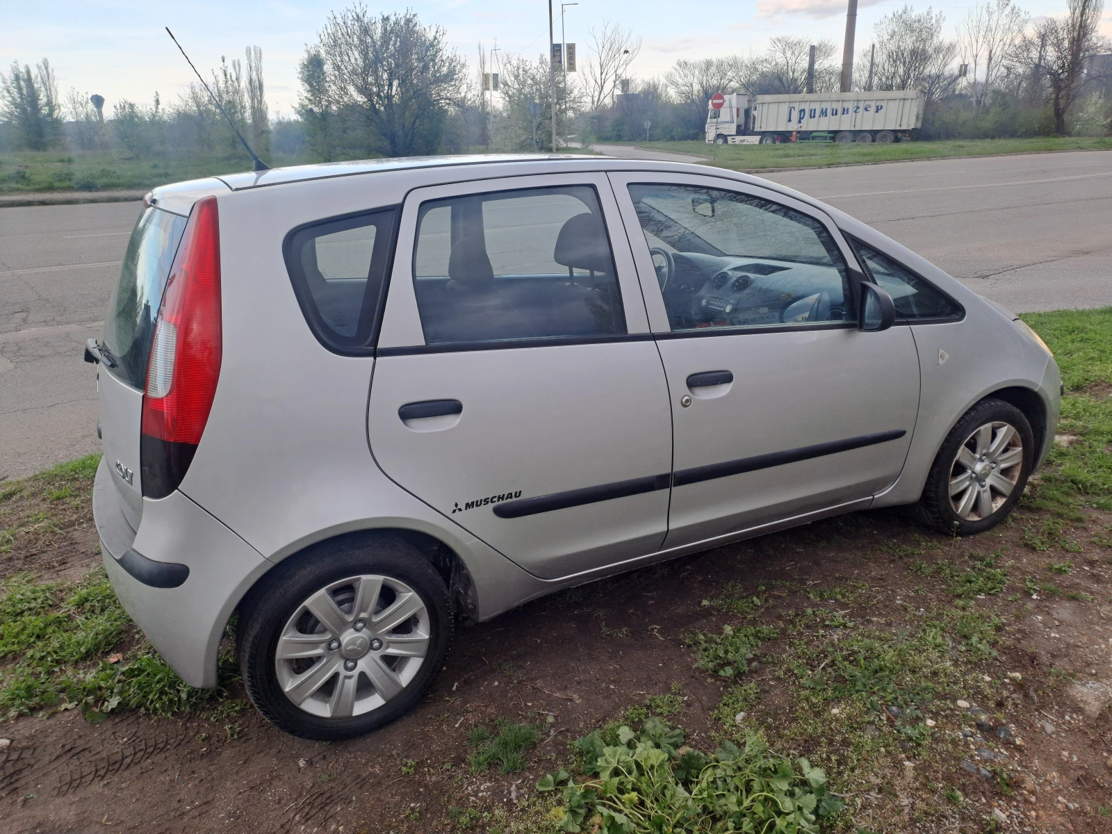 Mitsubishi Colt 1, 3КЛИМАТИК  - изображение 4