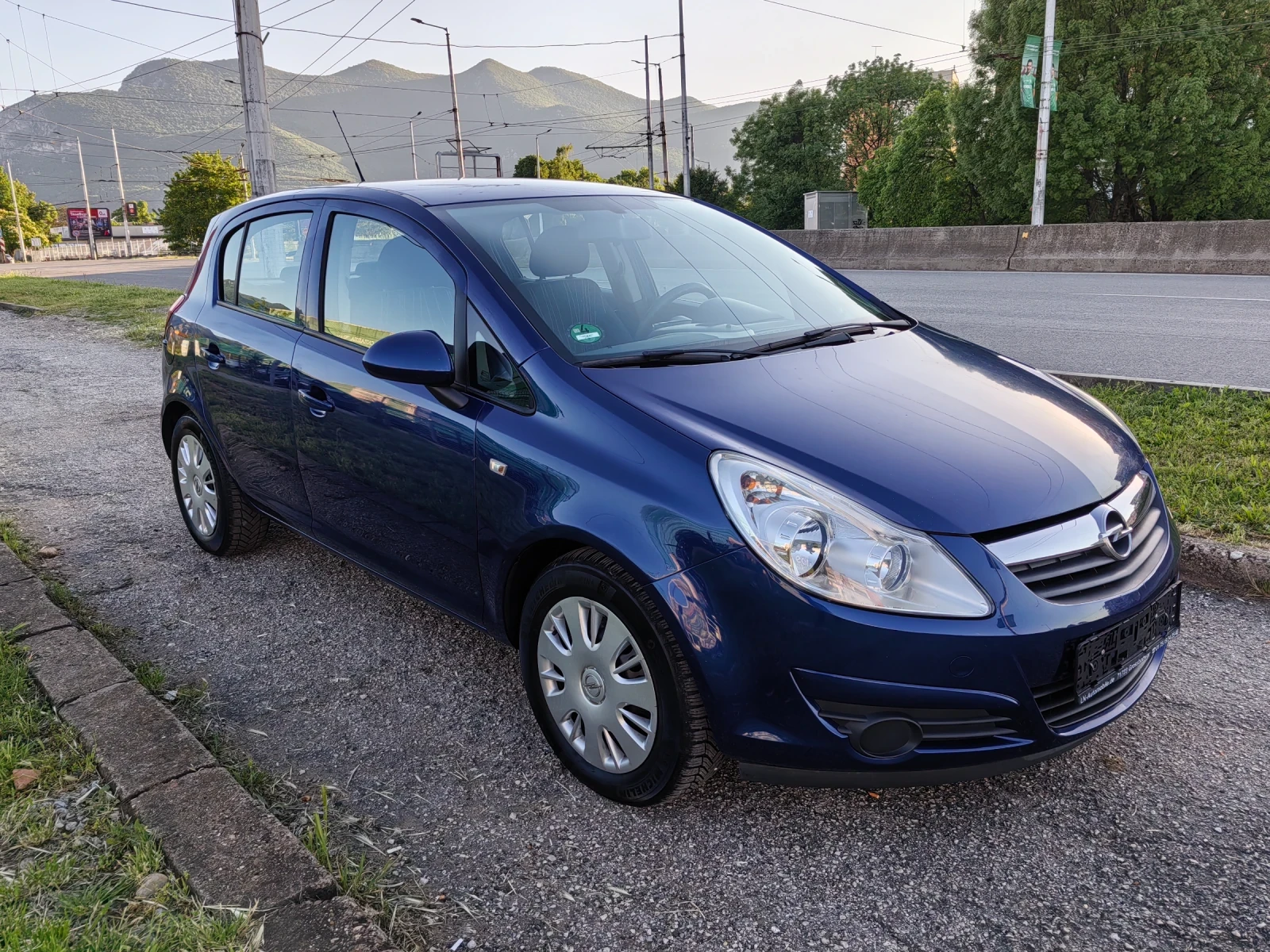 Opel Corsa 1.3td  90ps - изображение 3