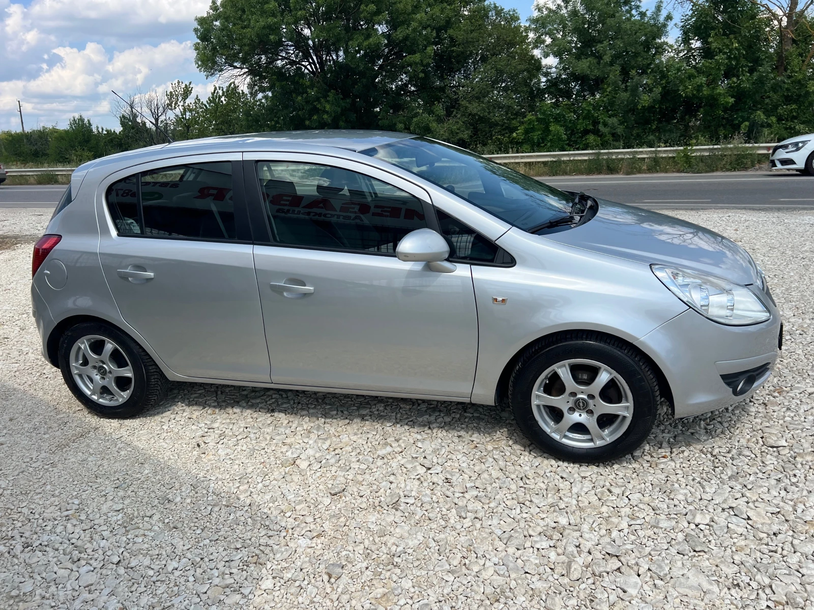Opel Corsa 1.4i/90p.s-Cosmo-1ви собственик - изображение 8