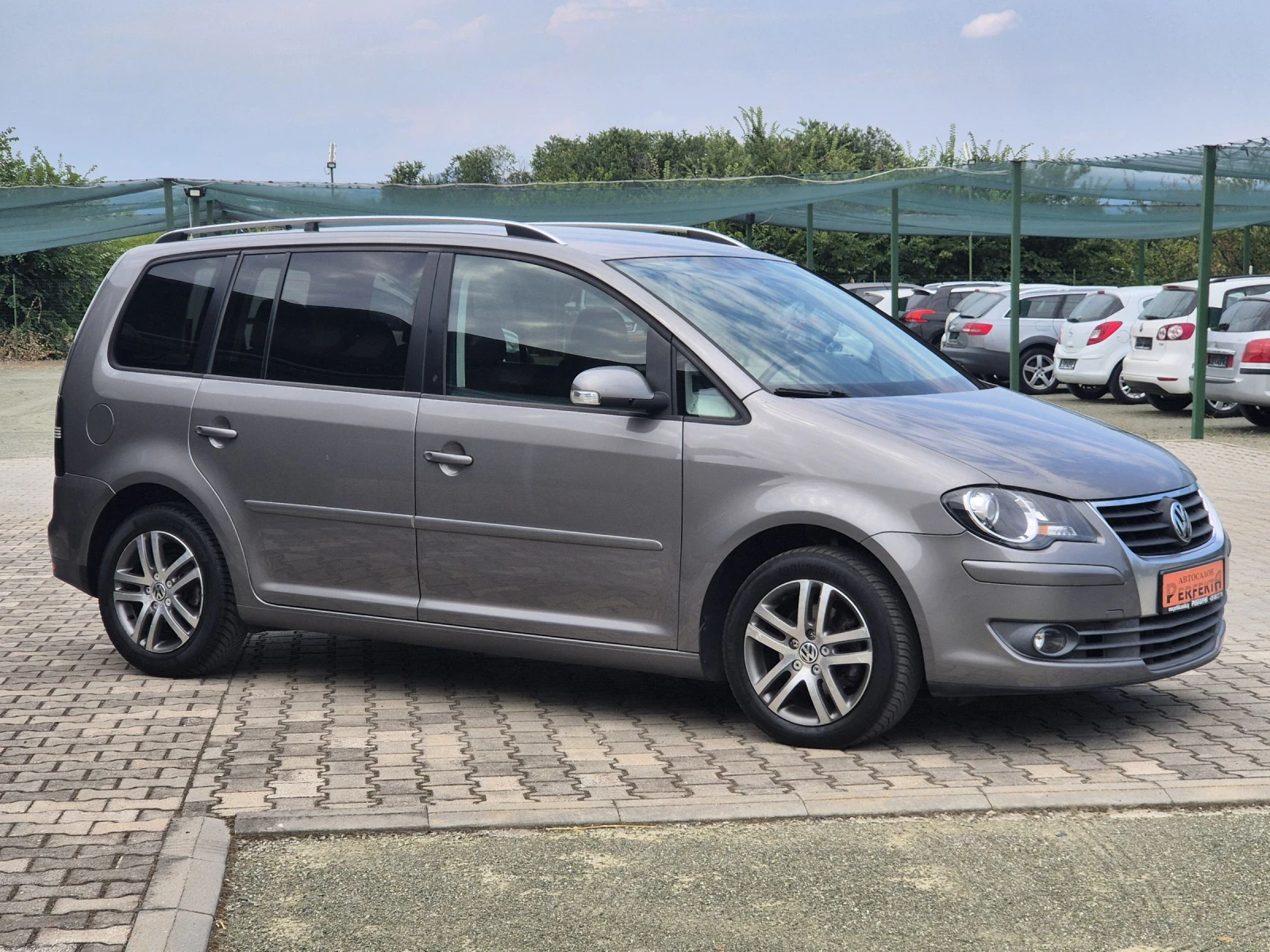 VW Touran 2.0TDI 140к.с - изображение 6