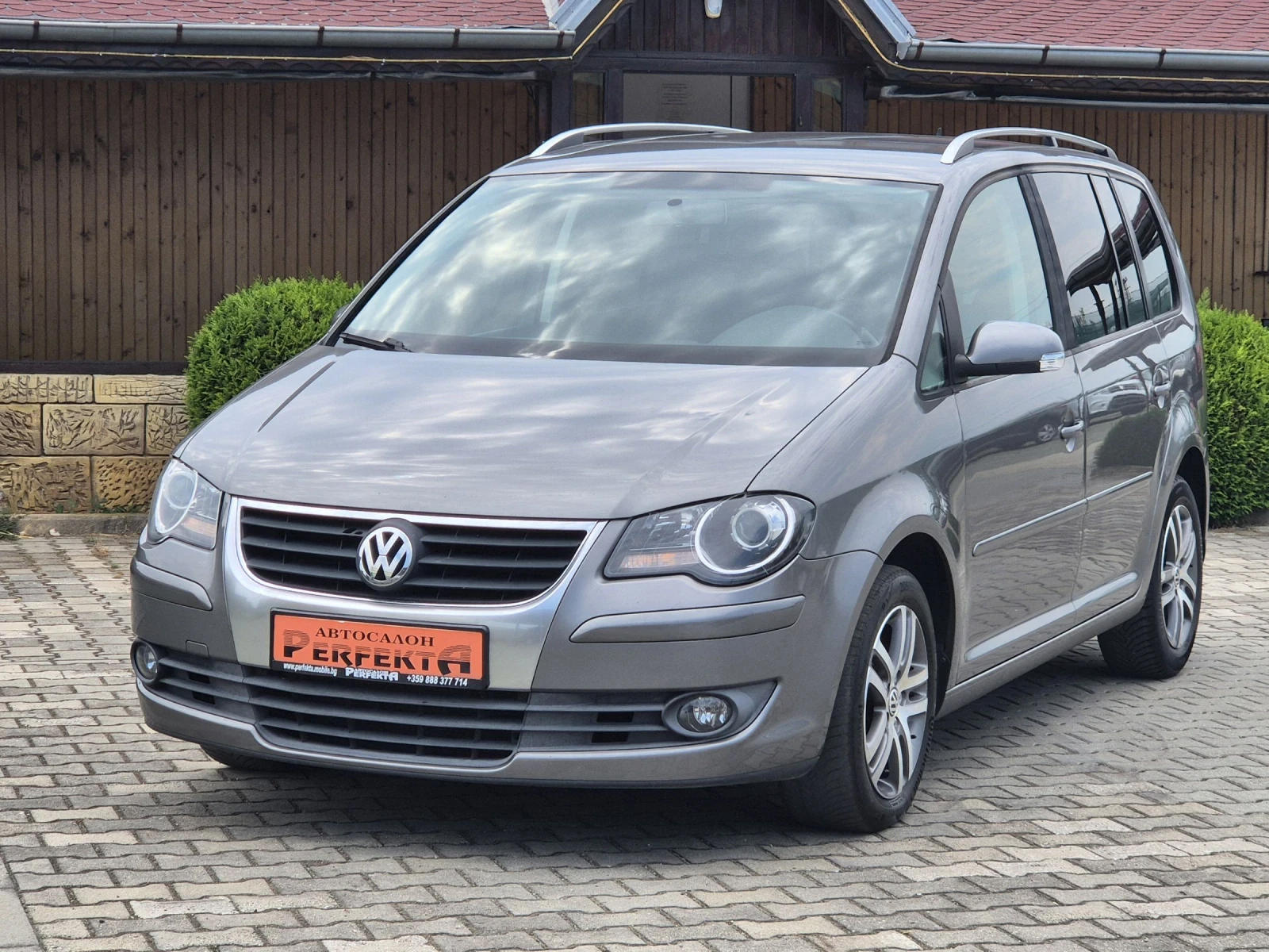 VW Touran 2.0TDI 140к.с - изображение 2
