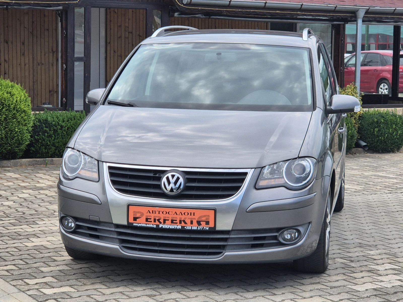 VW Touran 2.0TDI 140к.с - изображение 3