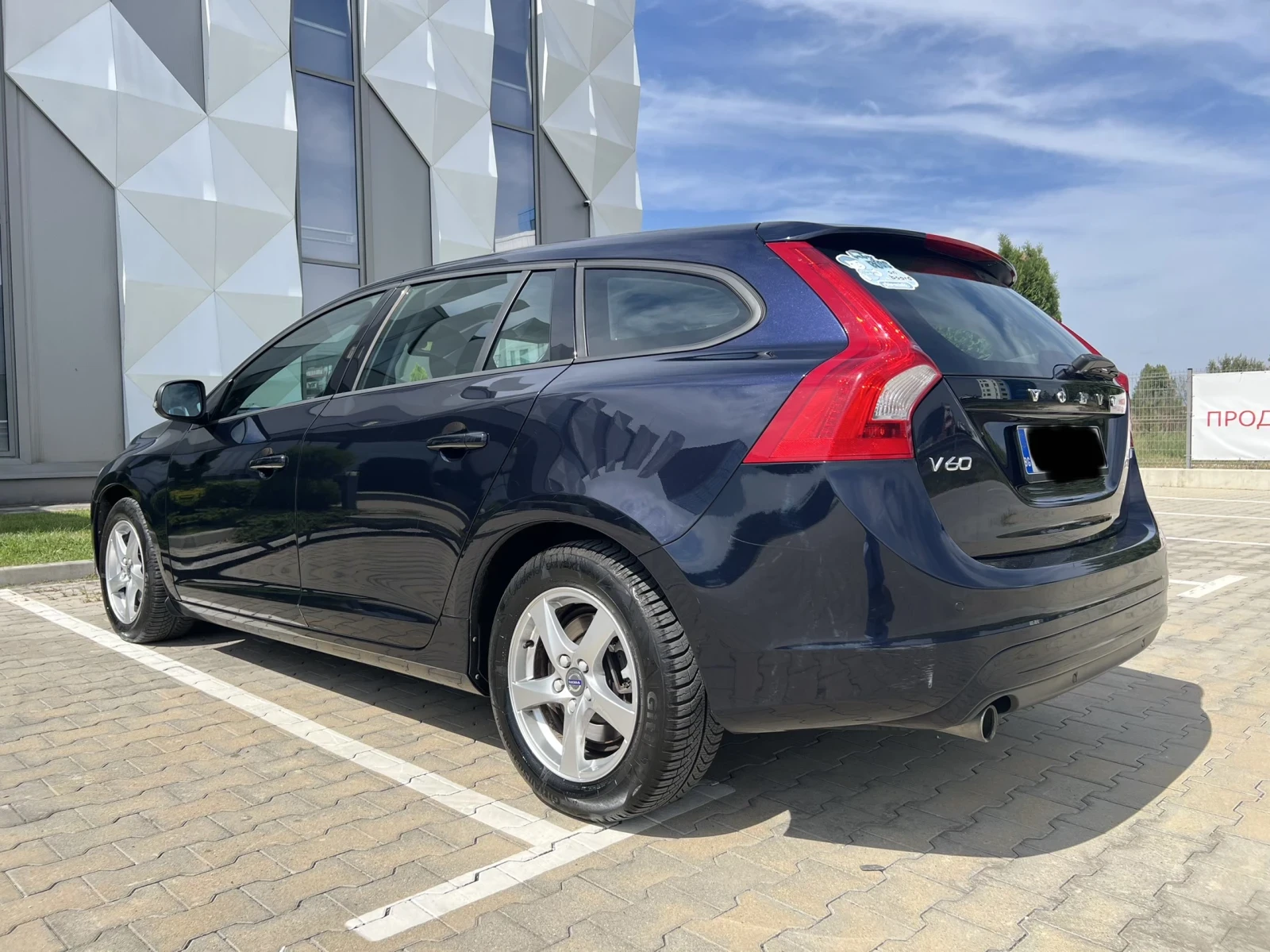 Volvo V60 2.0 D3 Avtomat Navi - изображение 2
