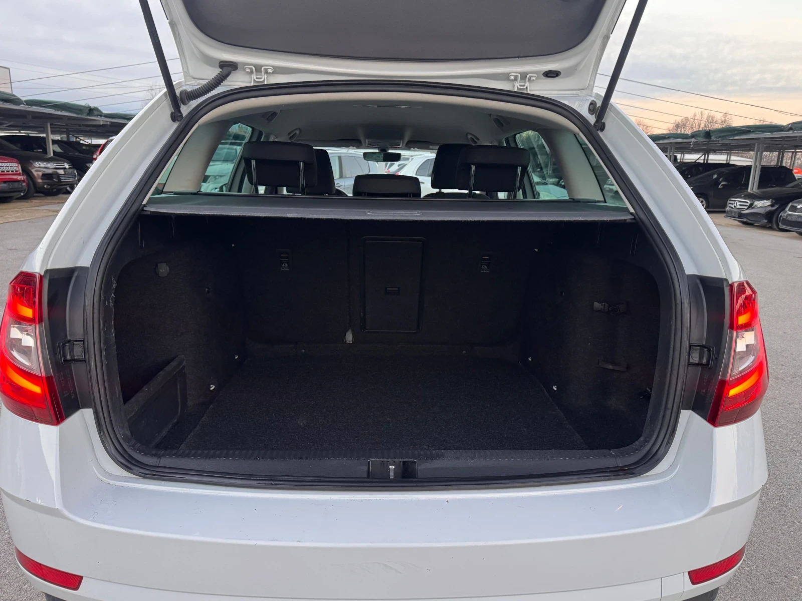 Skoda Octavia 1.6TDI ������ | Mobile.bg � ����������� 11