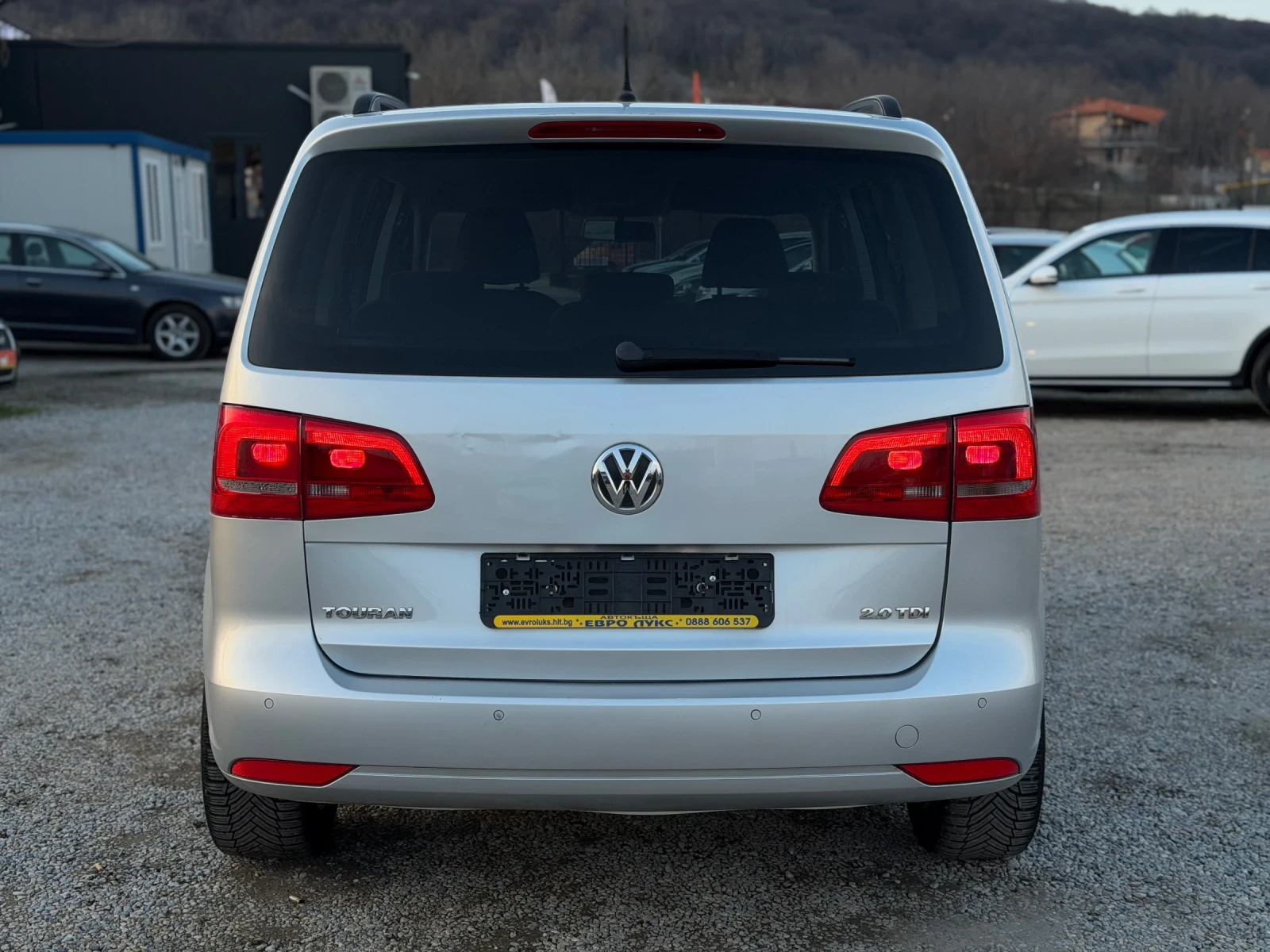 VW Touran 2.0TDI 140кс 6с НАВИ ПОДГРЕВ, снимка 5 - Автомобили и джипове - 53737652