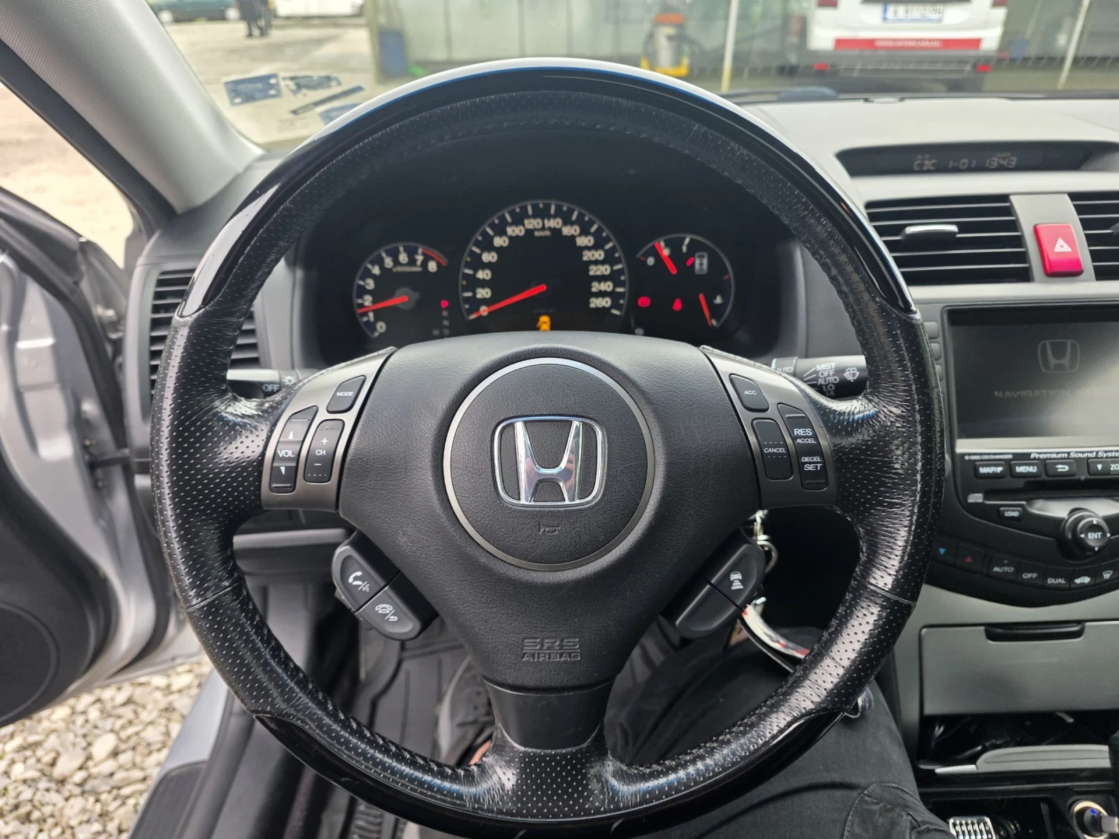 Honda Accord 2.4 V-TEC DISTRONIC, снимка 9 - Автомобили и джипове - 53997506