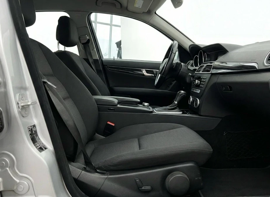 Mercedes-Benz 220, снимка 5 - Автомобили и джипове - 54040768