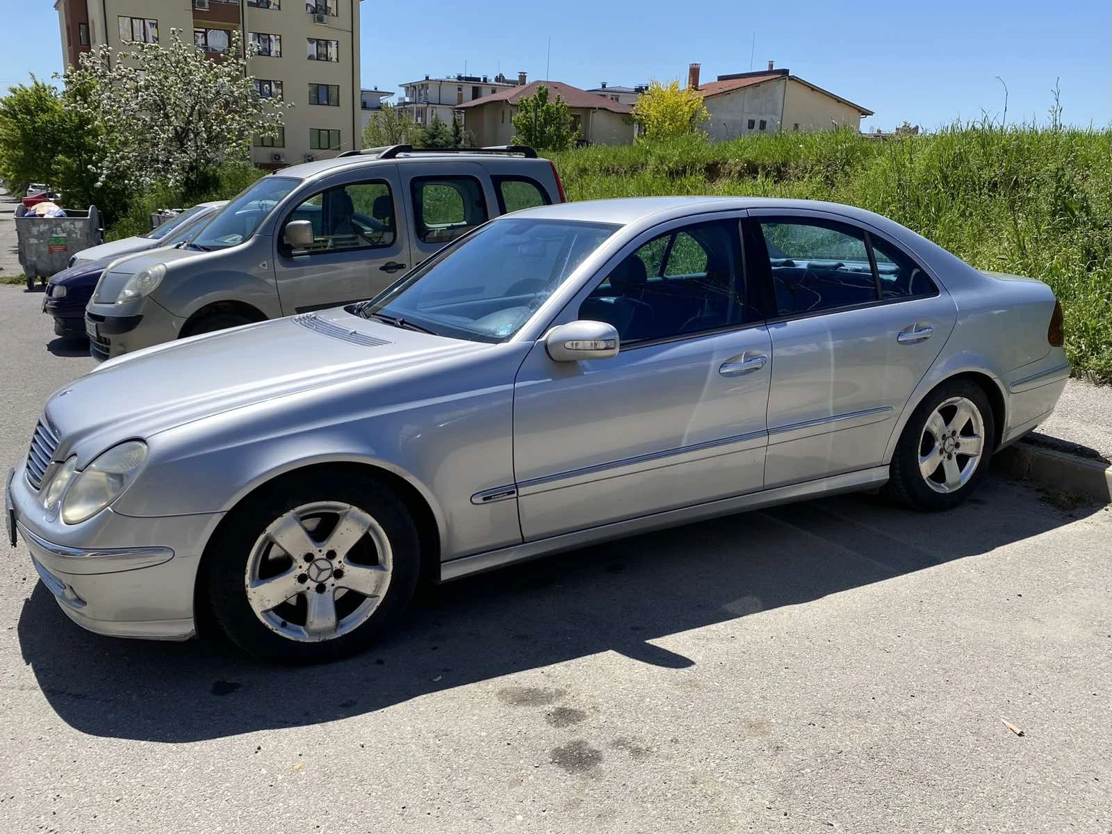 Mercedes-Benz E 220, снимка 7 - Автомобили и джипове - 54329649