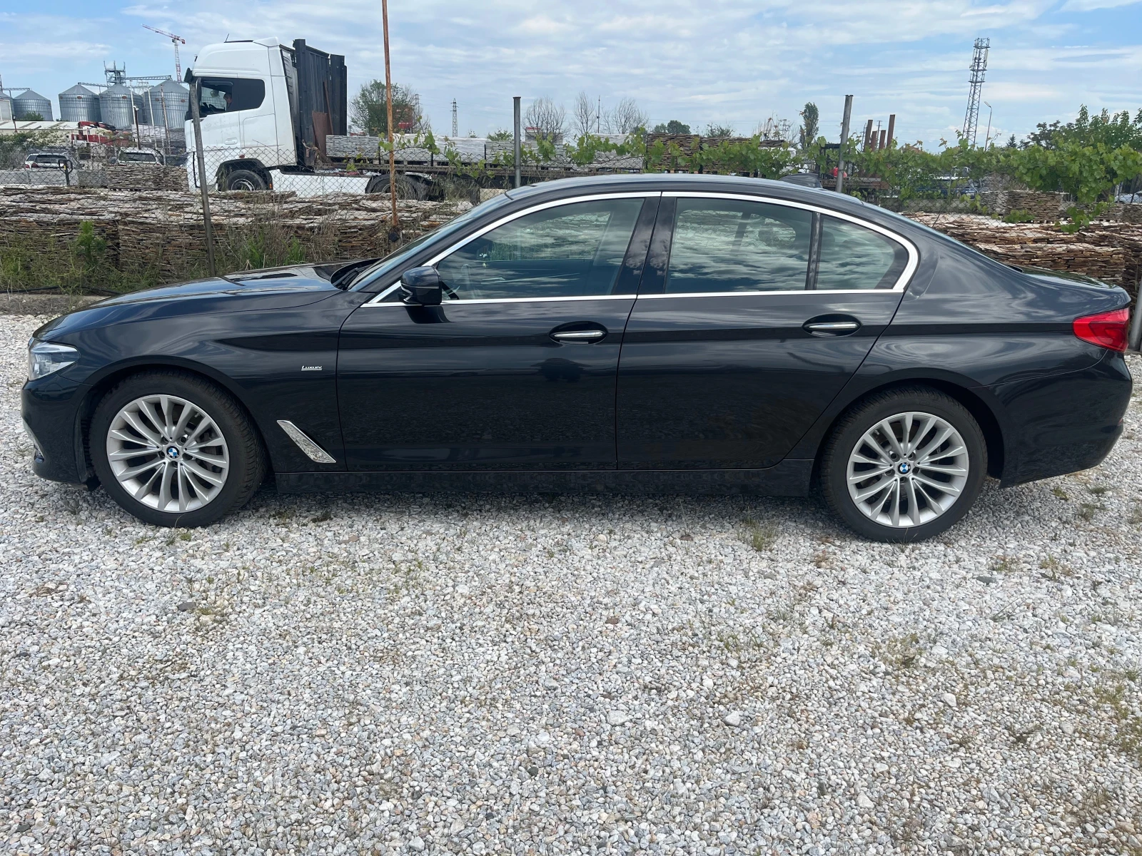 BMW 530 530xd, снимка 2 - Автомобили и джипове - 54572110