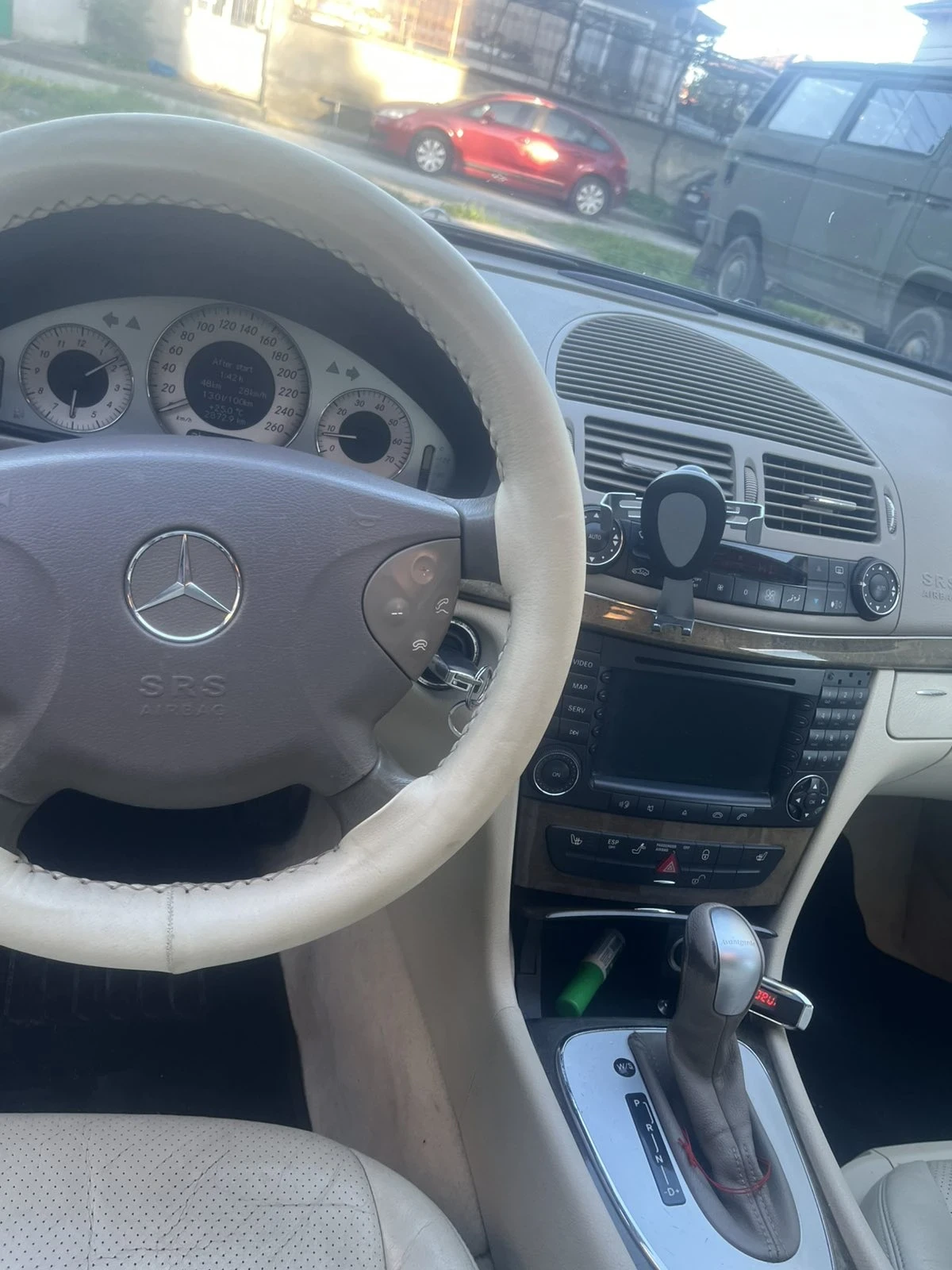 Mercedes-Benz E 320, снимка 6 - Автомобили и джипове - 54678545