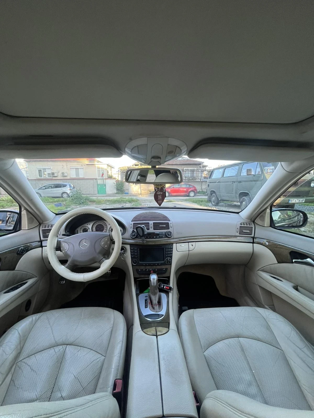 Mercedes-Benz E 320, снимка 8 - Автомобили и джипове - 54678545