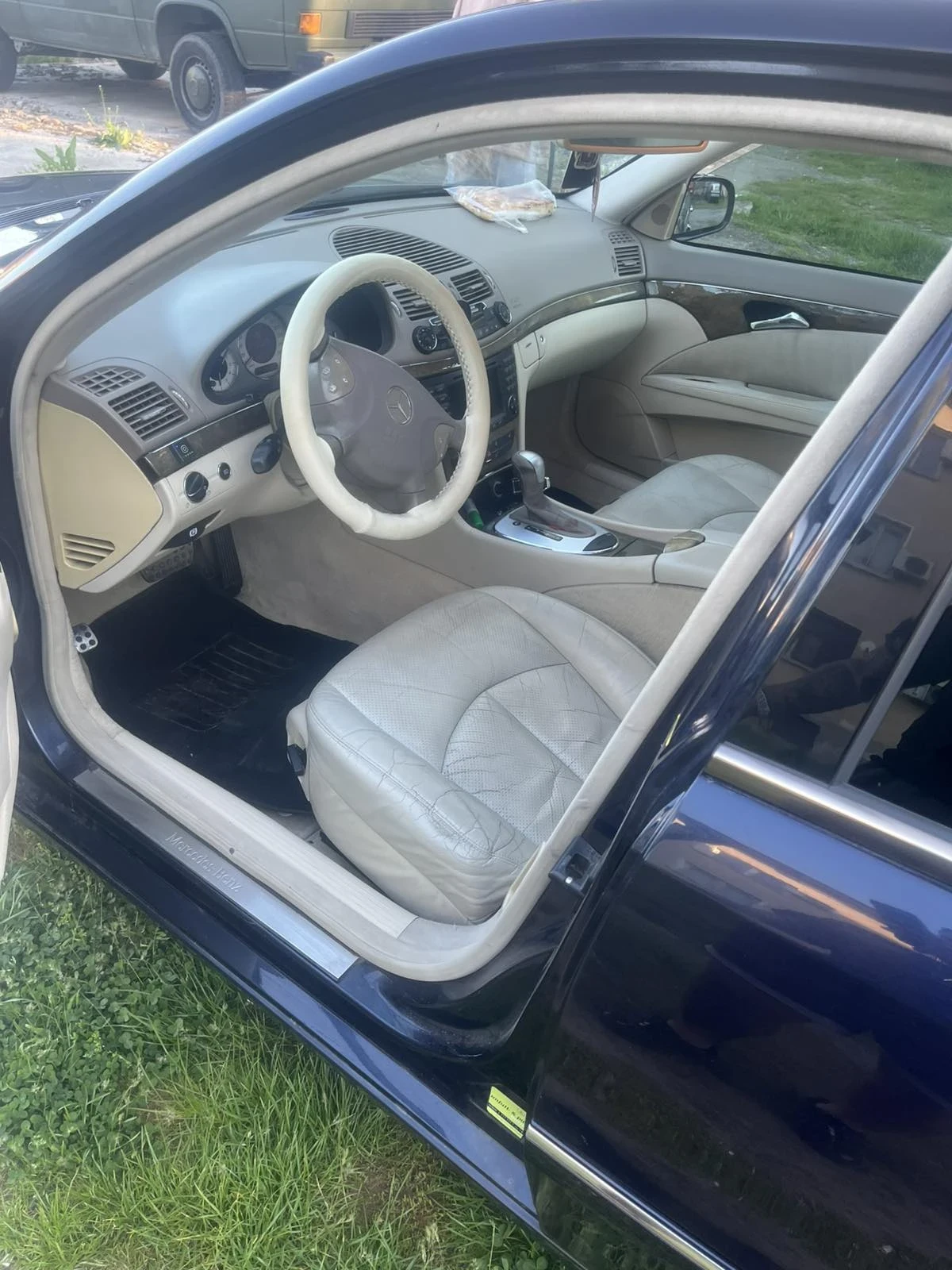 Mercedes-Benz E 320, снимка 7 - Автомобили и джипове - 54678545