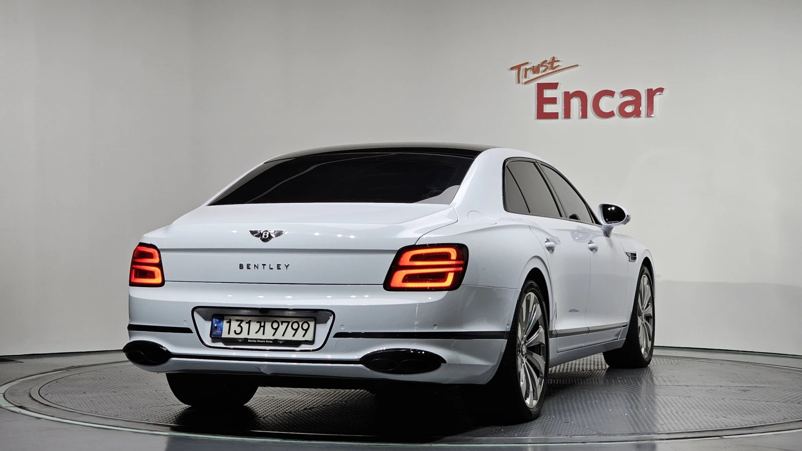 Bentley Flying Spur V8* 360* ЕЛ. БАГАЖНИК* SOFT CLOSE* КРАЙНА ЦЕНА, снимка 2 - Автомобили и джипове - 55593675