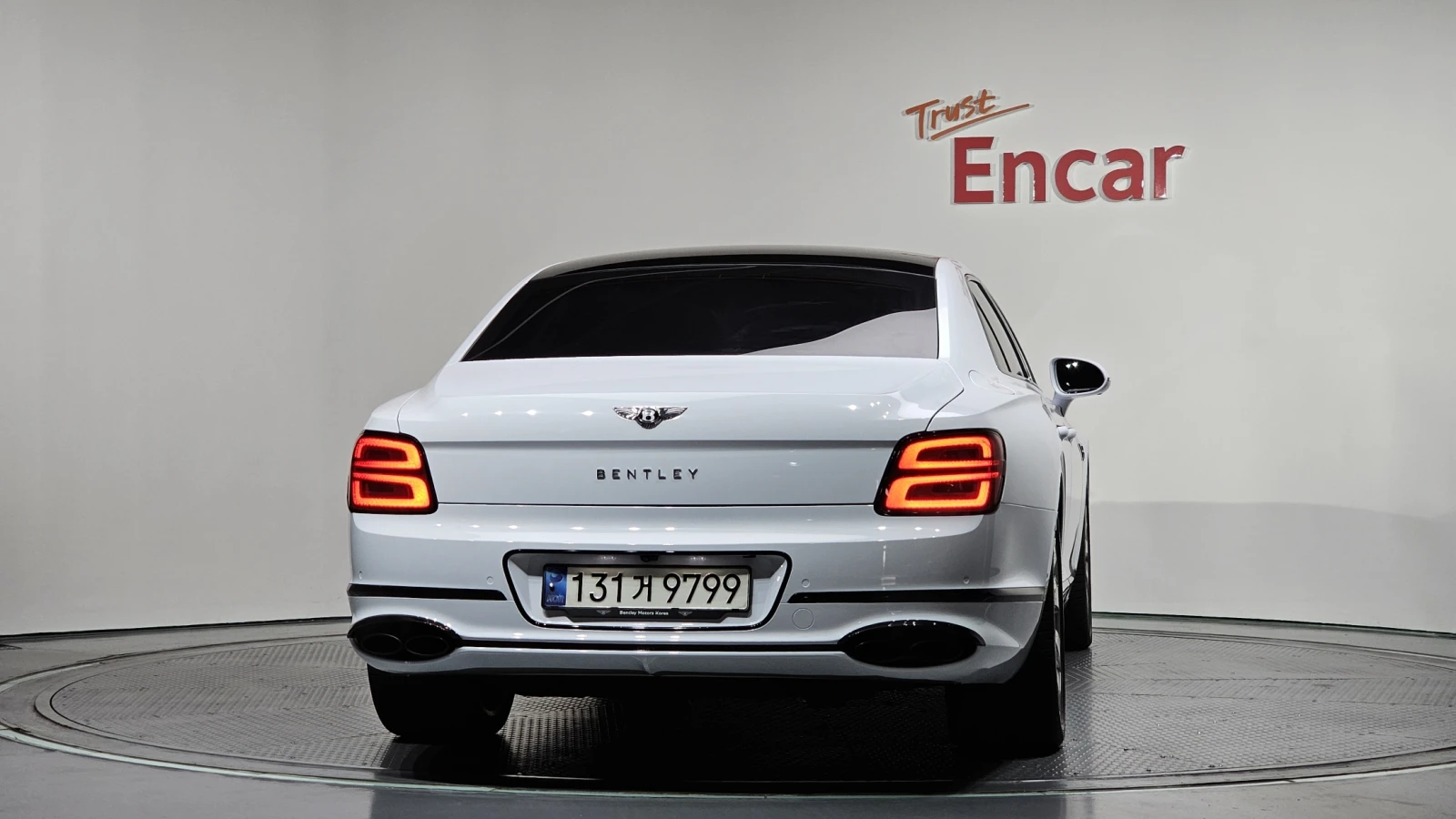 Bentley Flying Spur V8* 360* ЕЛ. БАГАЖНИК* SOFT CLOSE* КРАЙНА ЦЕНА, снимка 4 - Автомобили и джипове - 55593675